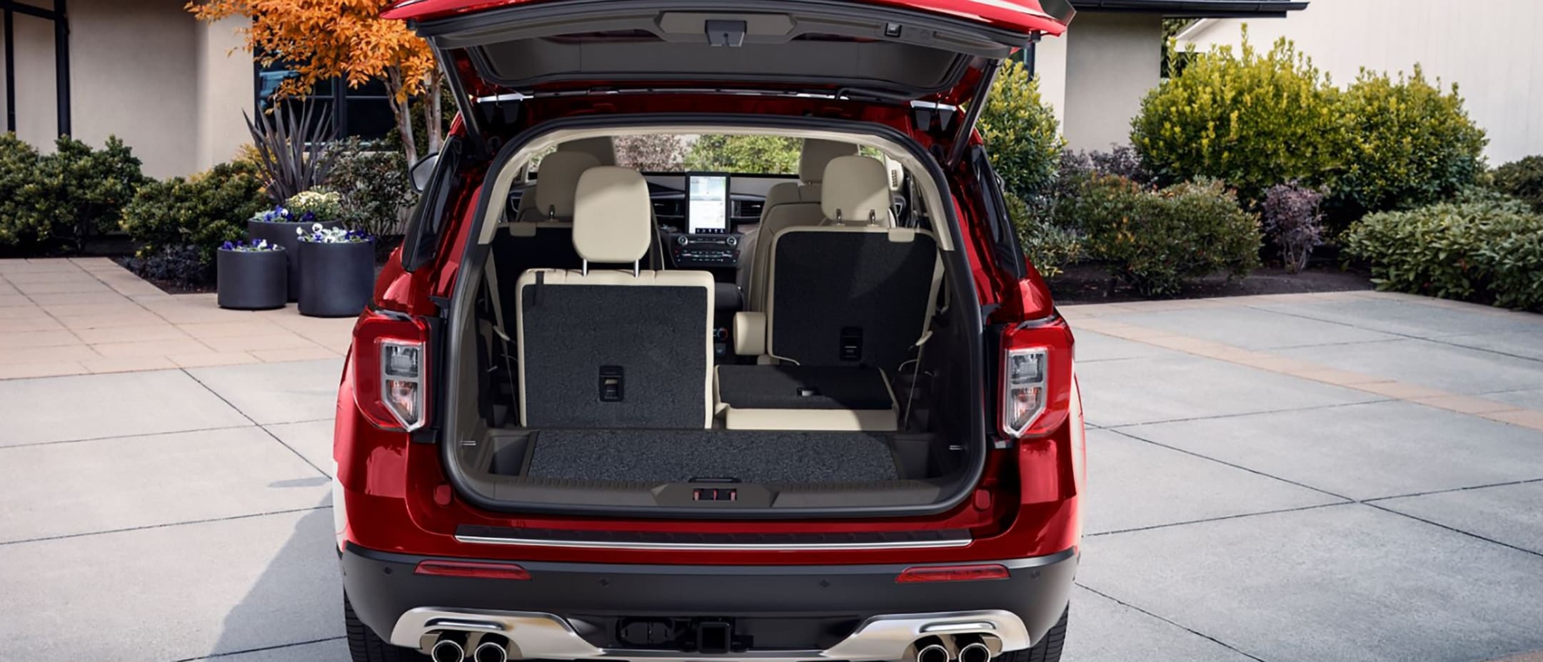 2025 Ford Explorer (JC Lewis)