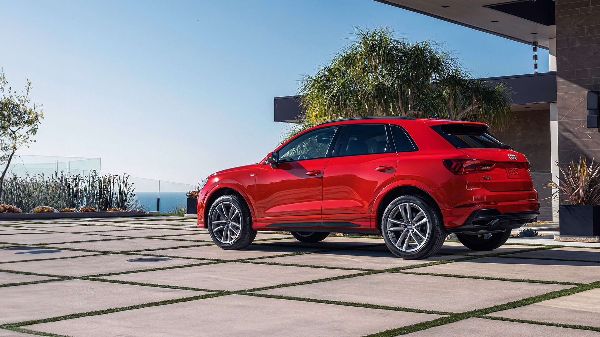 + 2024 Audi Q3 S Line Design