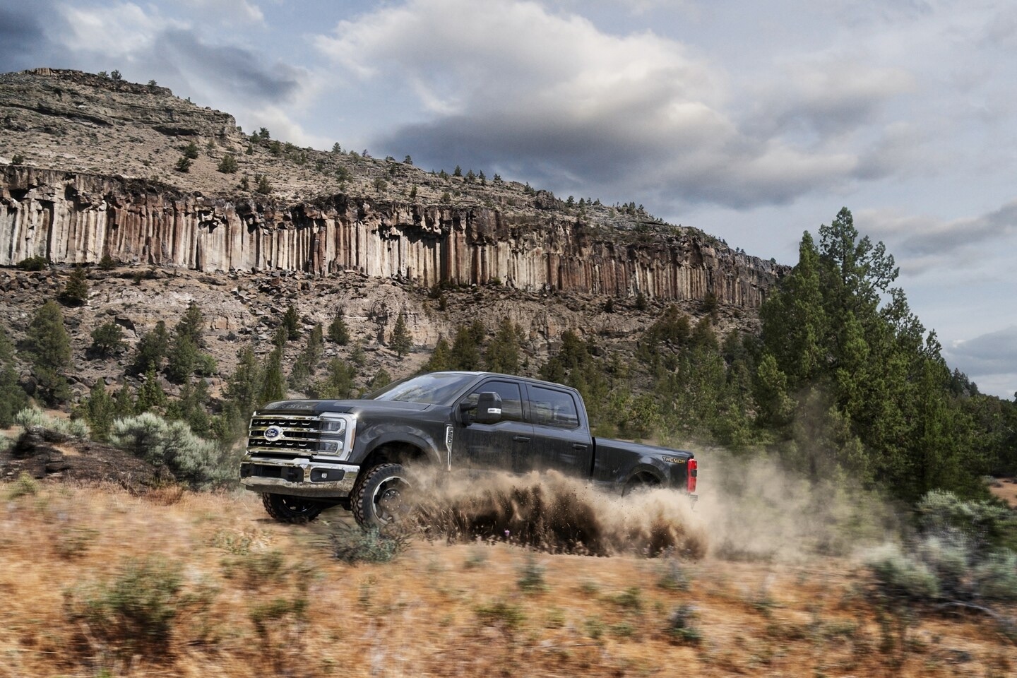 2025 Ford Super Duty (JC Lewis)