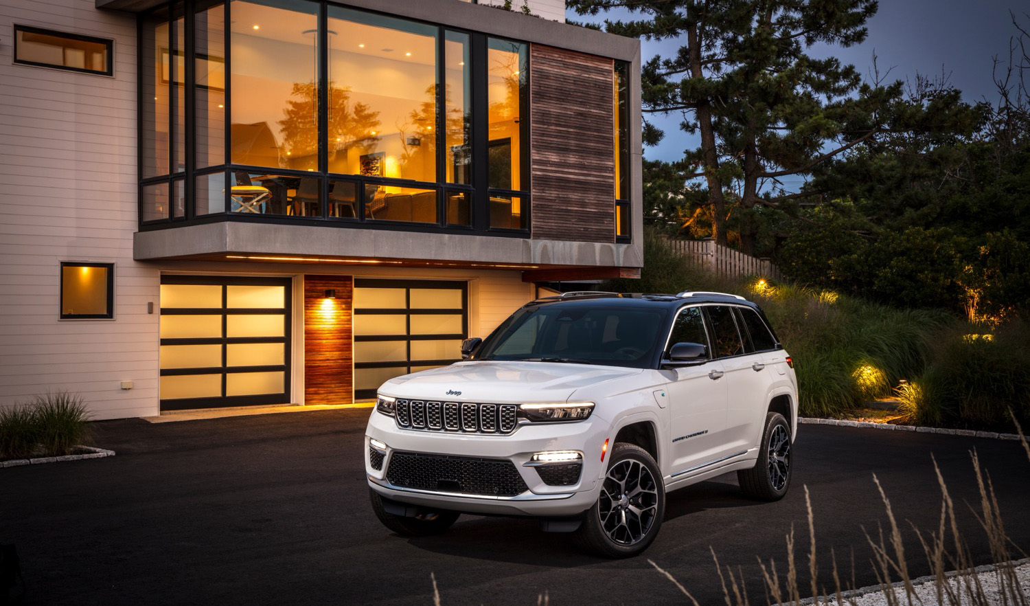 2025 Jeep Grand Cherokee & 4xe – Elk Grove CDJR Exterior