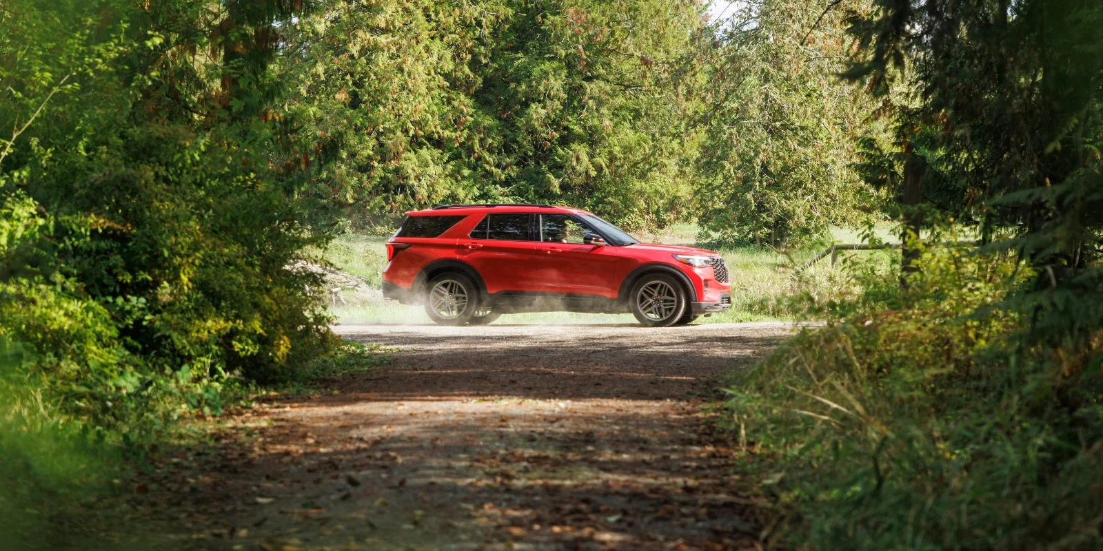 2025 Ford Explorer (JC Lewis)