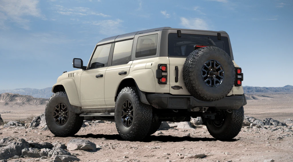 2025 Ford Bronco (JC Lewis) Desert Sand