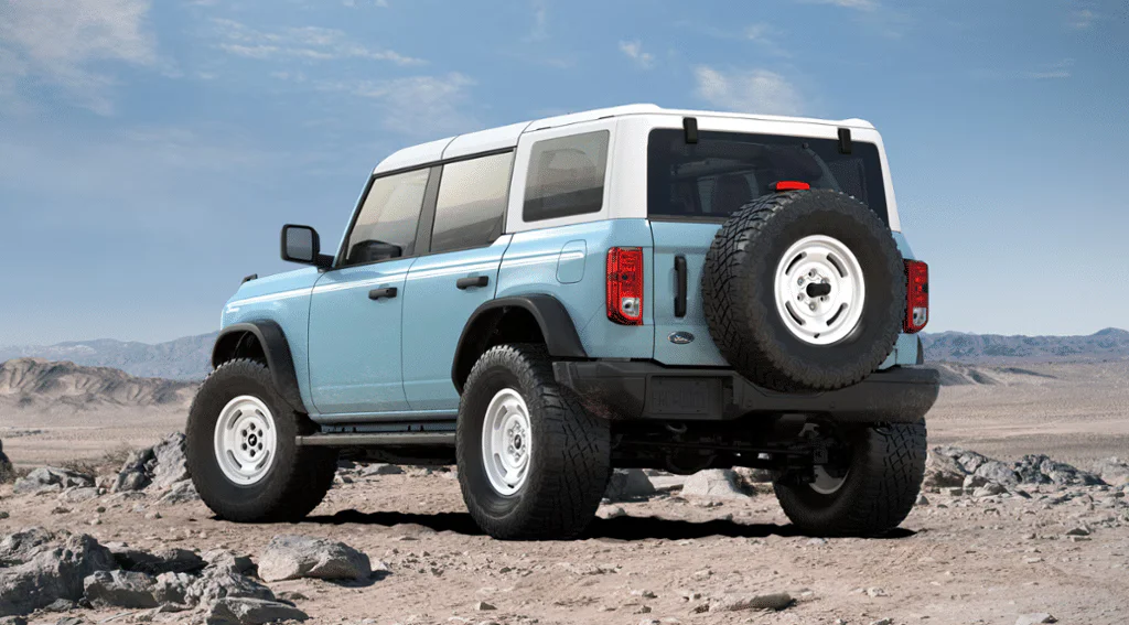 2025 Ford Bronco (JC Lewis) Robin's Egg Blue* Exclusive to Heritage Edition Trim
