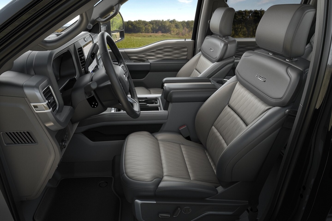 2025 Ford Super Duty (JC Lewis)
