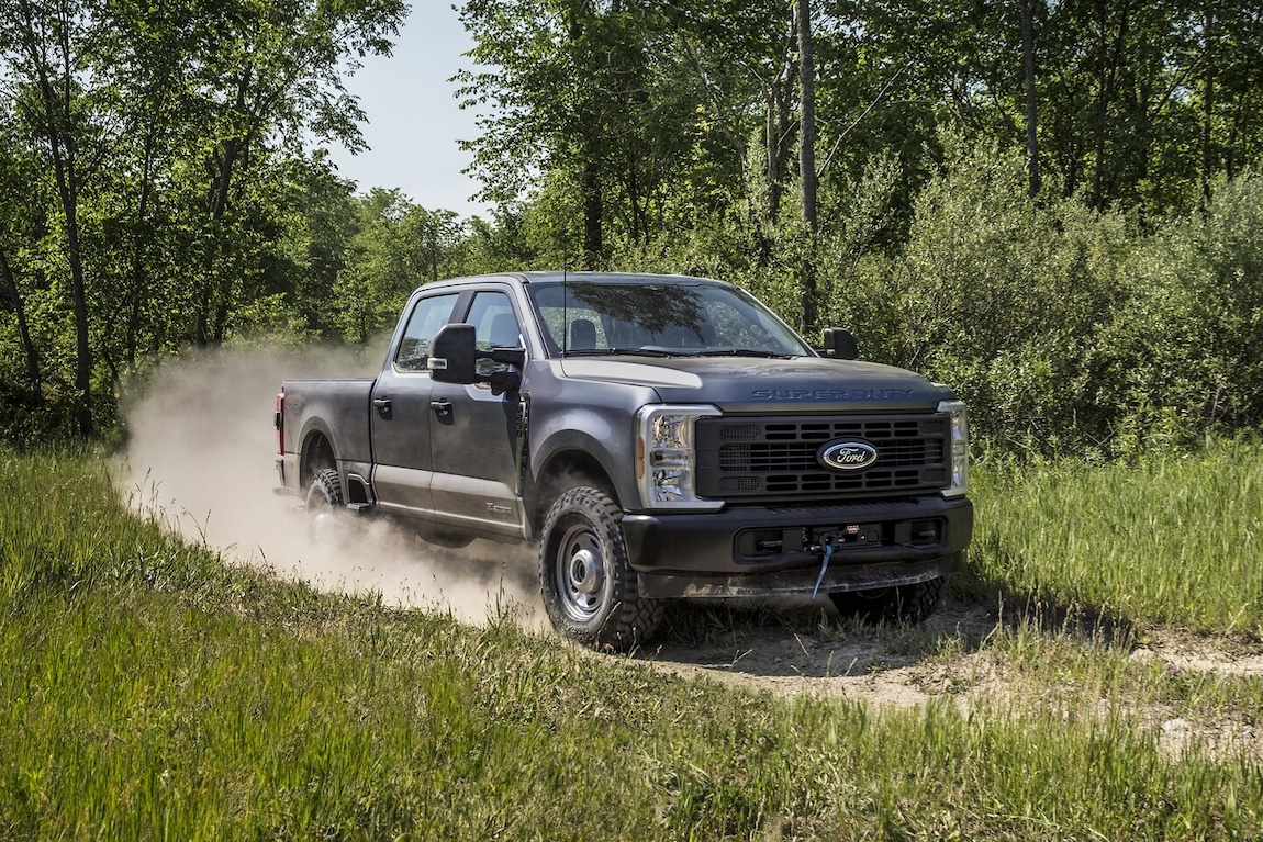 2025 Ford Super Duty (JC Lewis)