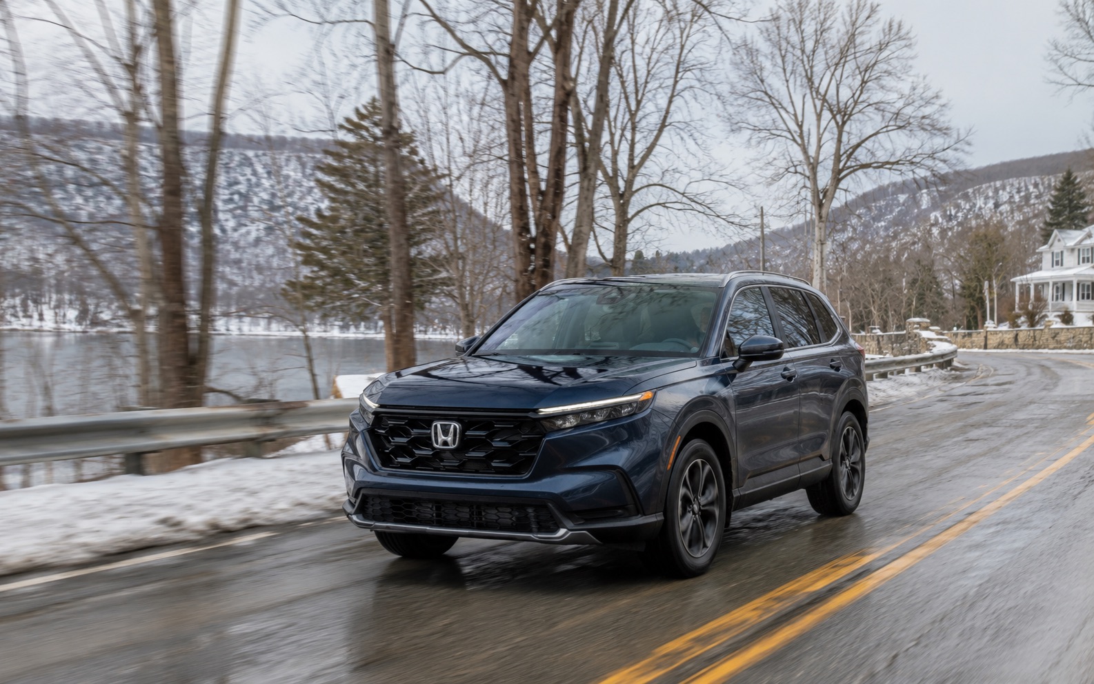 Honda CR-V driving in snowy winter conditions near Middletown, New York