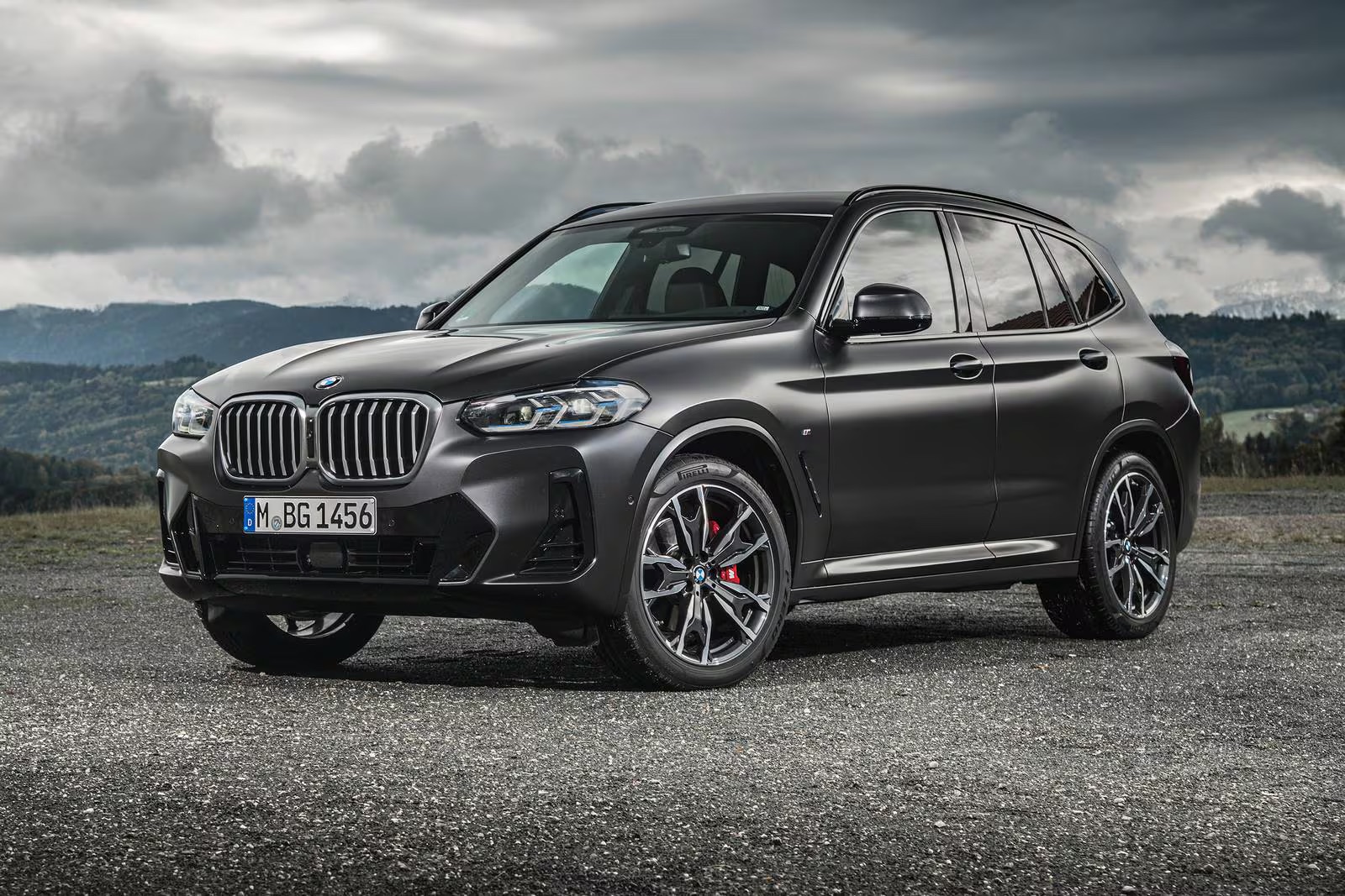 2022 BMW X3 luxury SUV exterior, representing the refreshed 2022–2024 model-year styling
